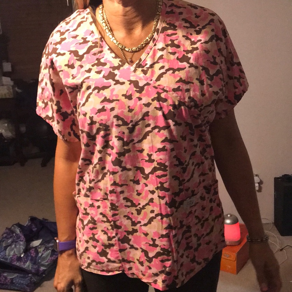 Scrub top